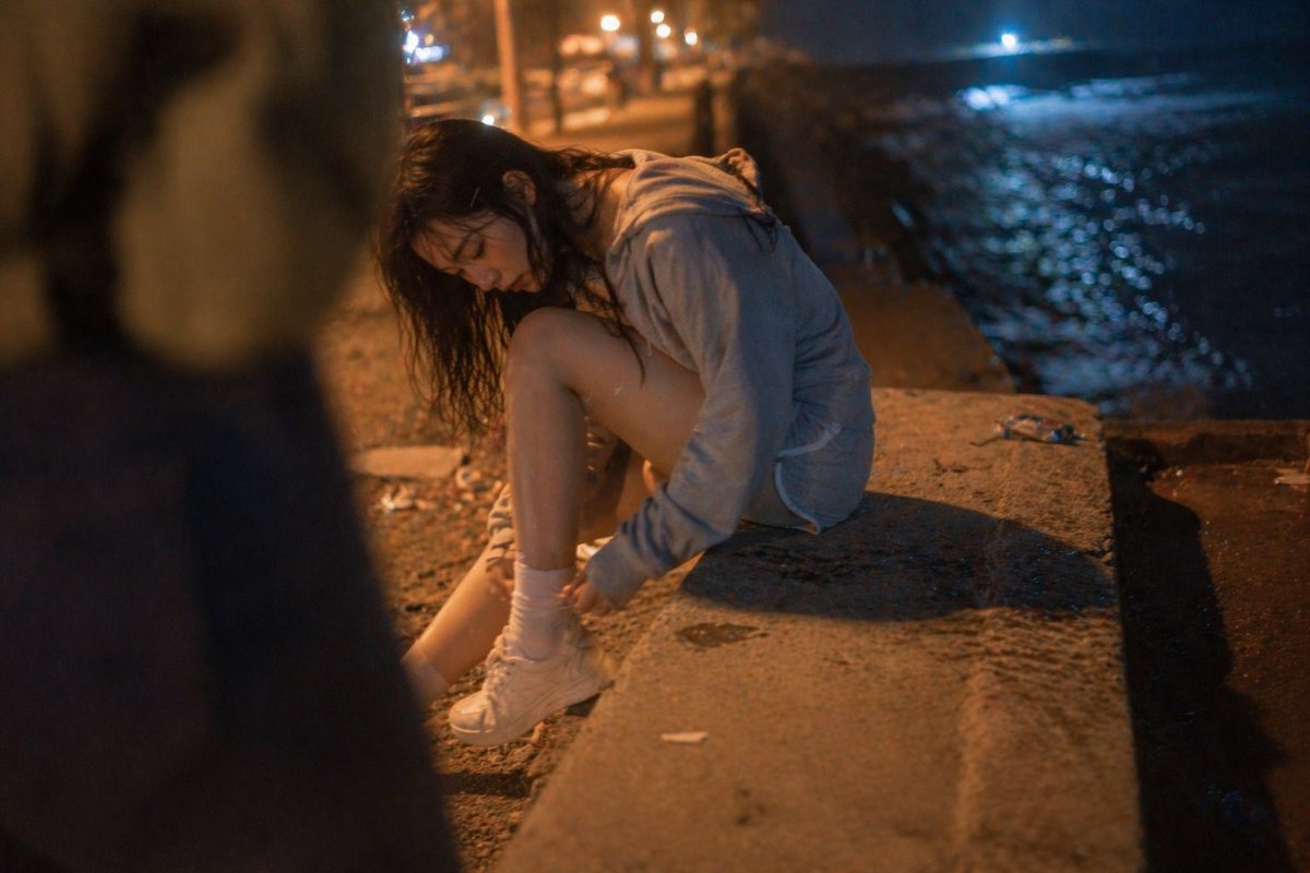 电影感夜间海滨抓拍人像 - 1