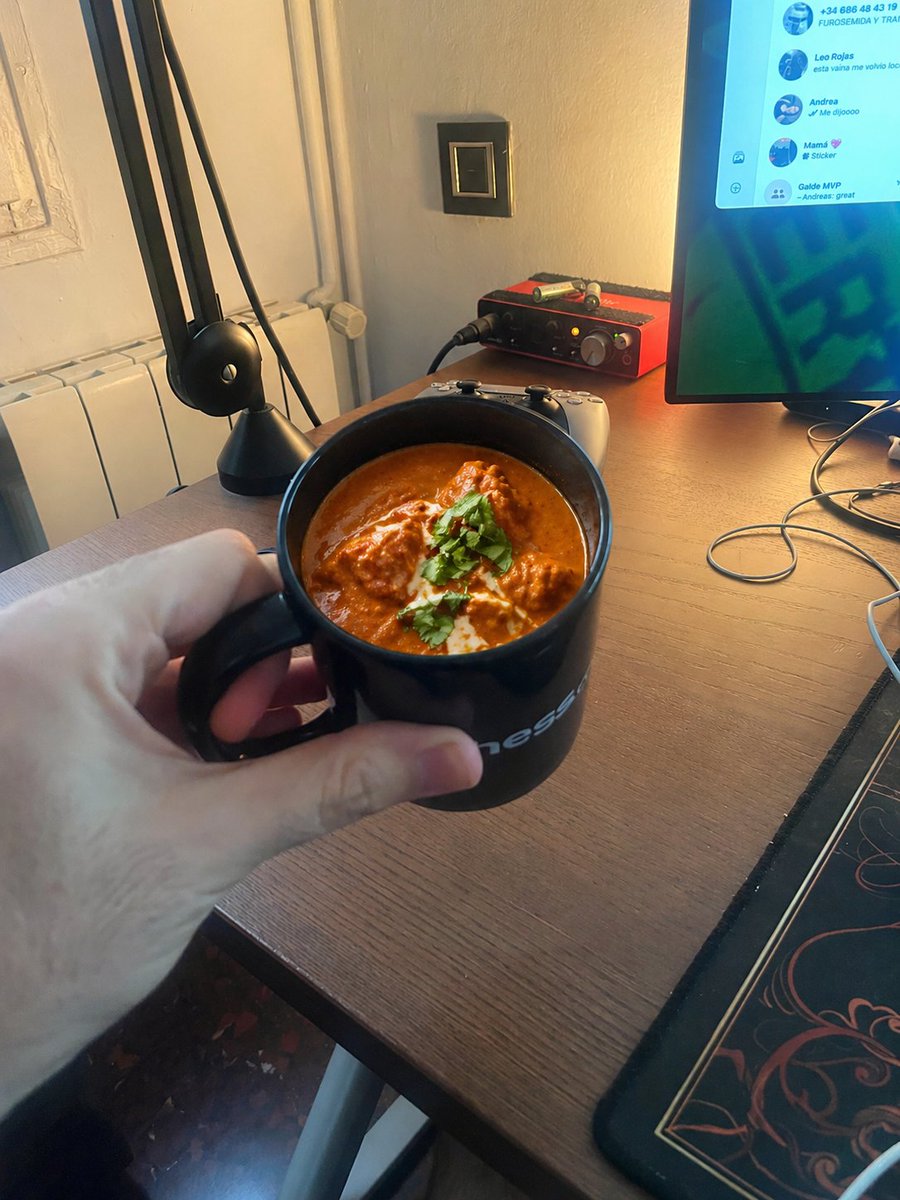 鸡肉玛萨拉马克杯桌面照片 - 1